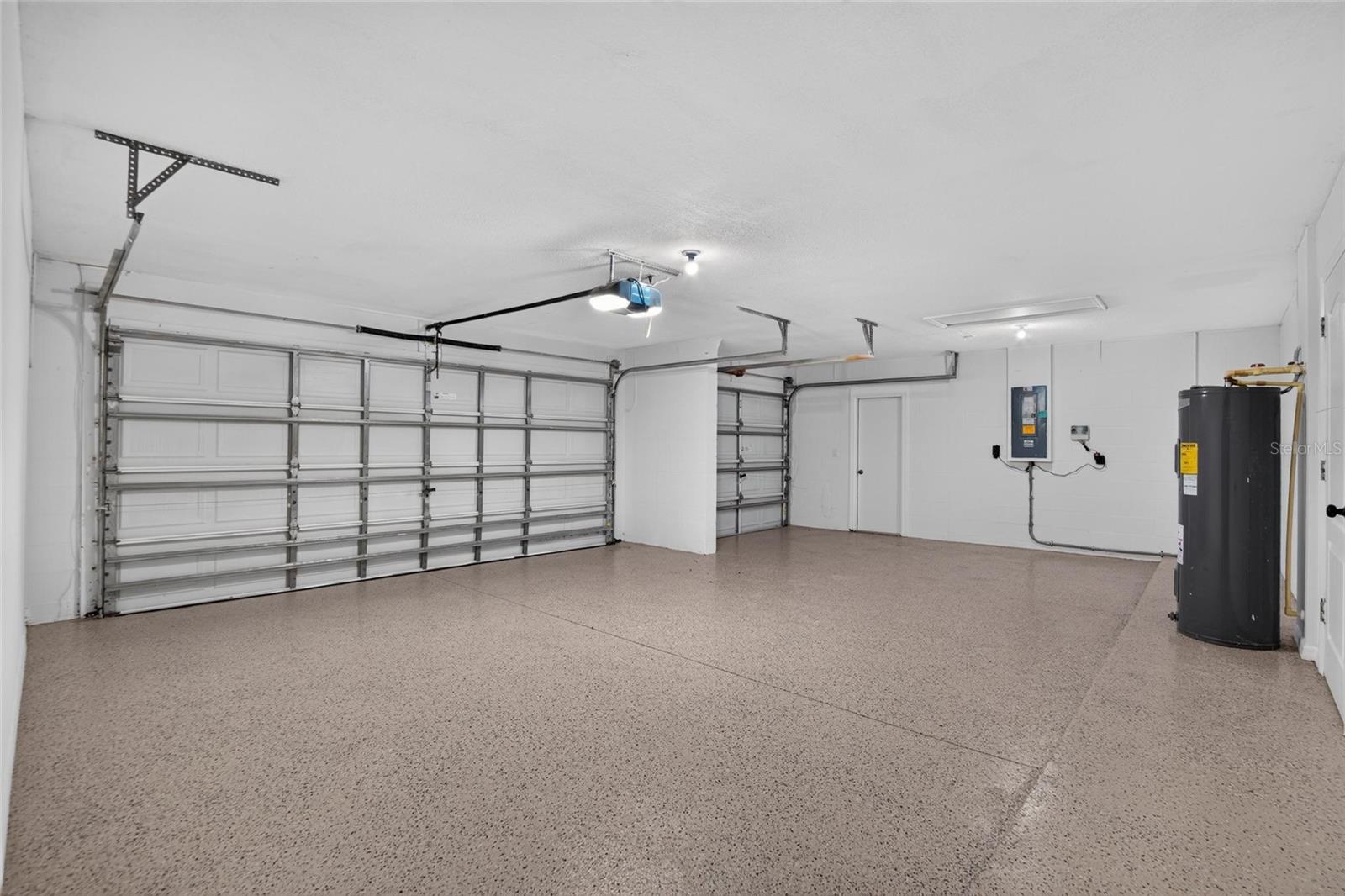 9110 ROCKROSE DR — photo 48