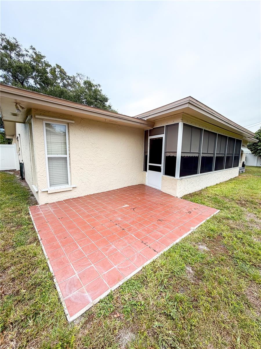 14436 BAY HILLS DR — photo 32