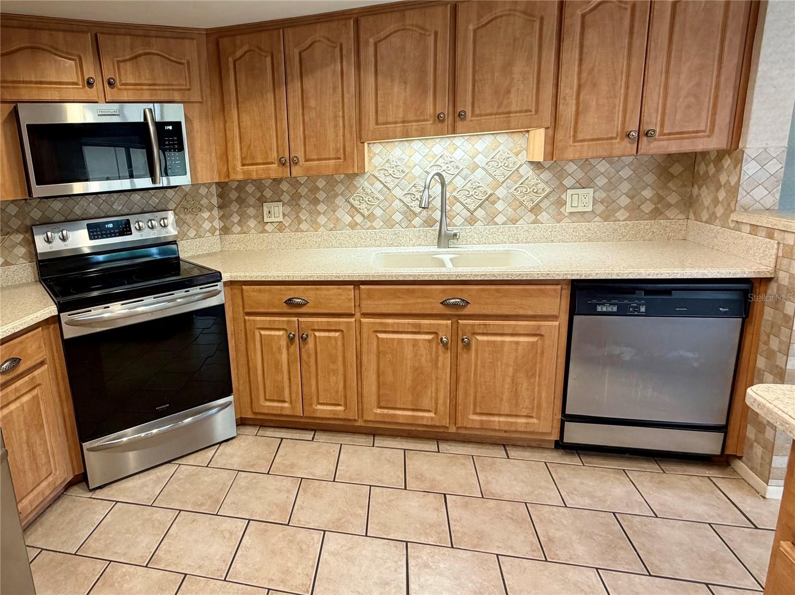 14436 BAY HILLS DR — photo 12
