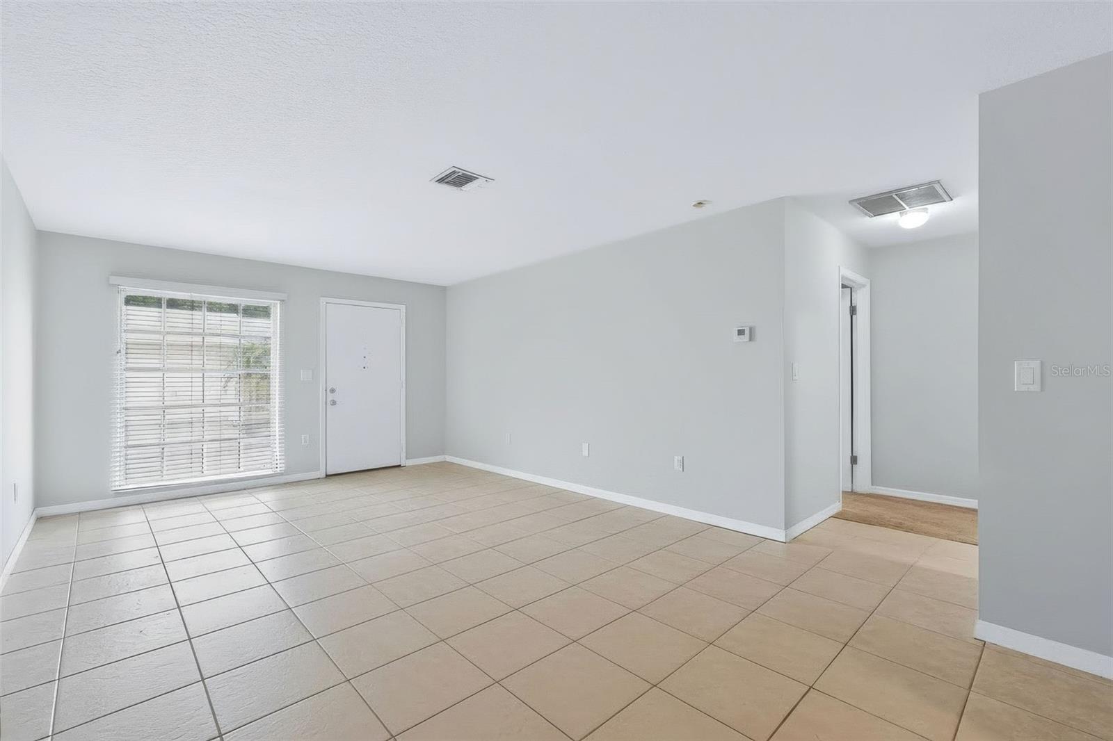 852 OXFORD CT — photo 6