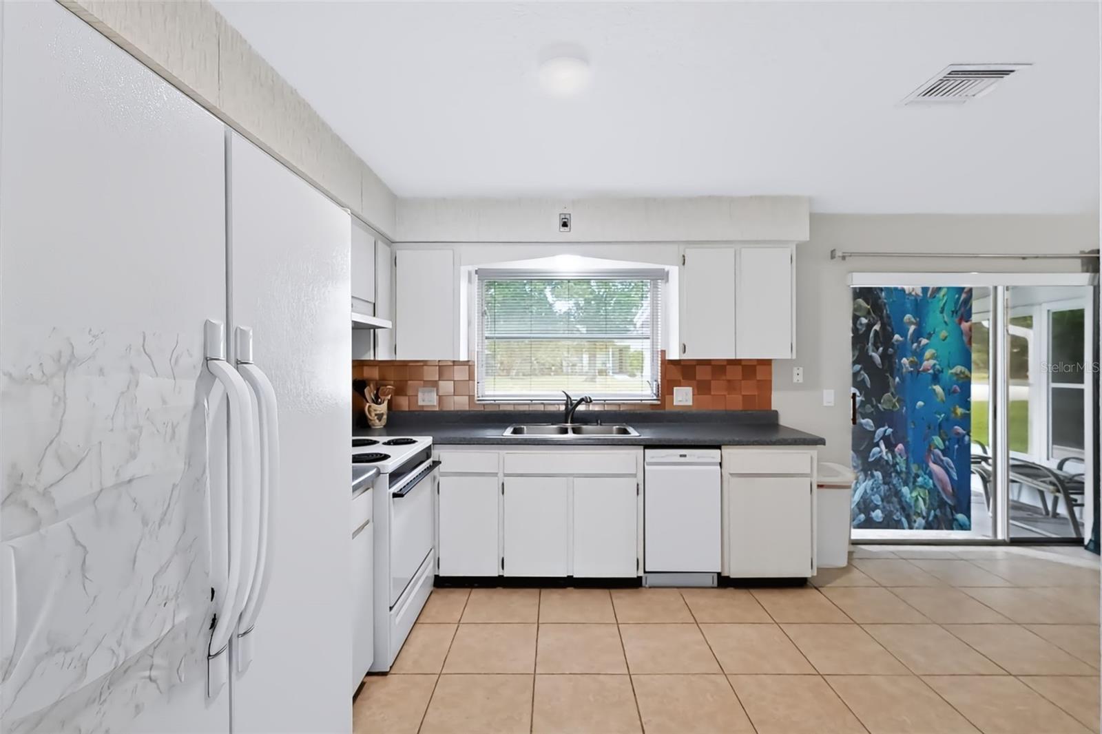 852 OXFORD CT — photo 9
