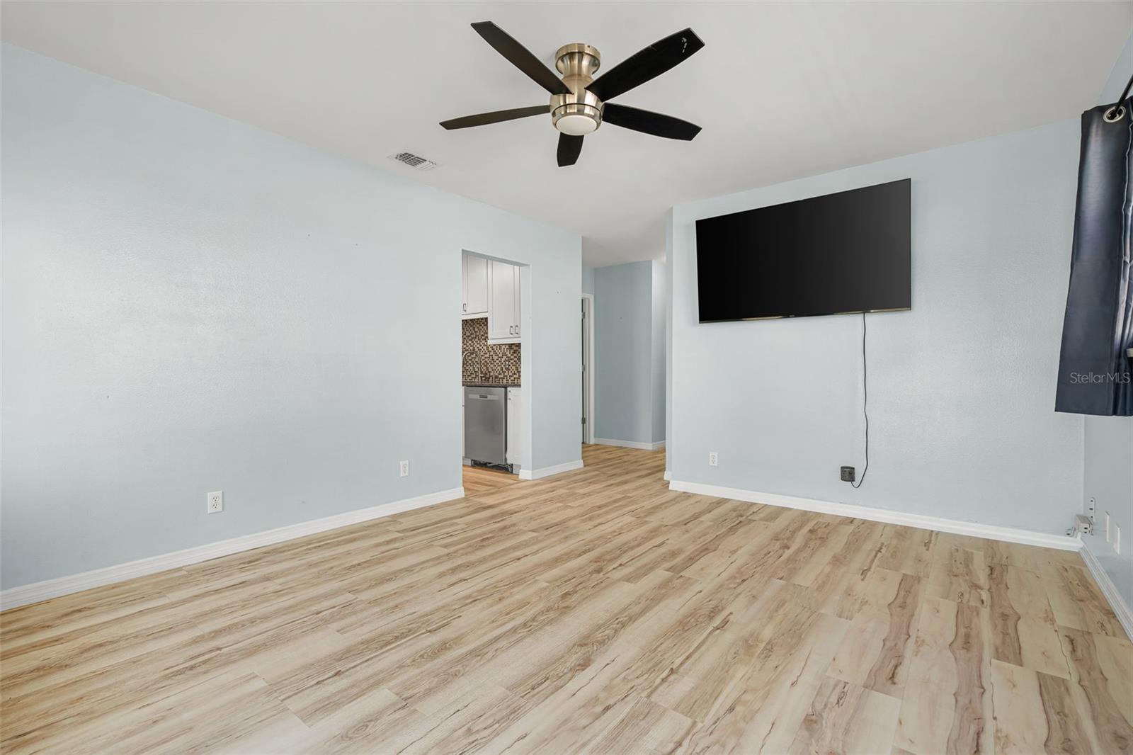 4424 W IOWA AVE — photo 8