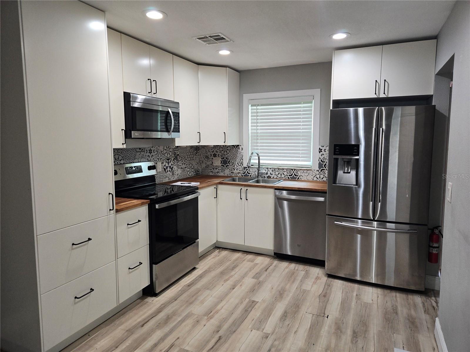 4511 W HUMPHREY ST — photo 17