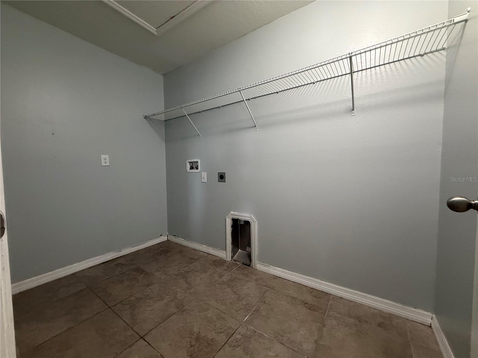 3908 KEARSNEY ABBEY CIR — photo 32