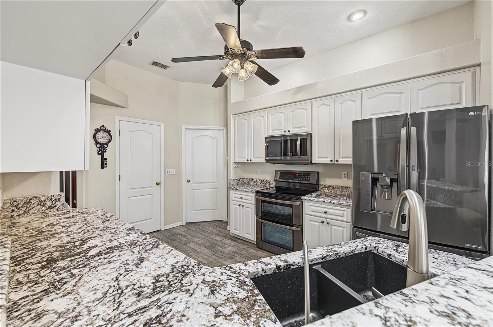 24415 ROLLING VIEW CT — photo 4