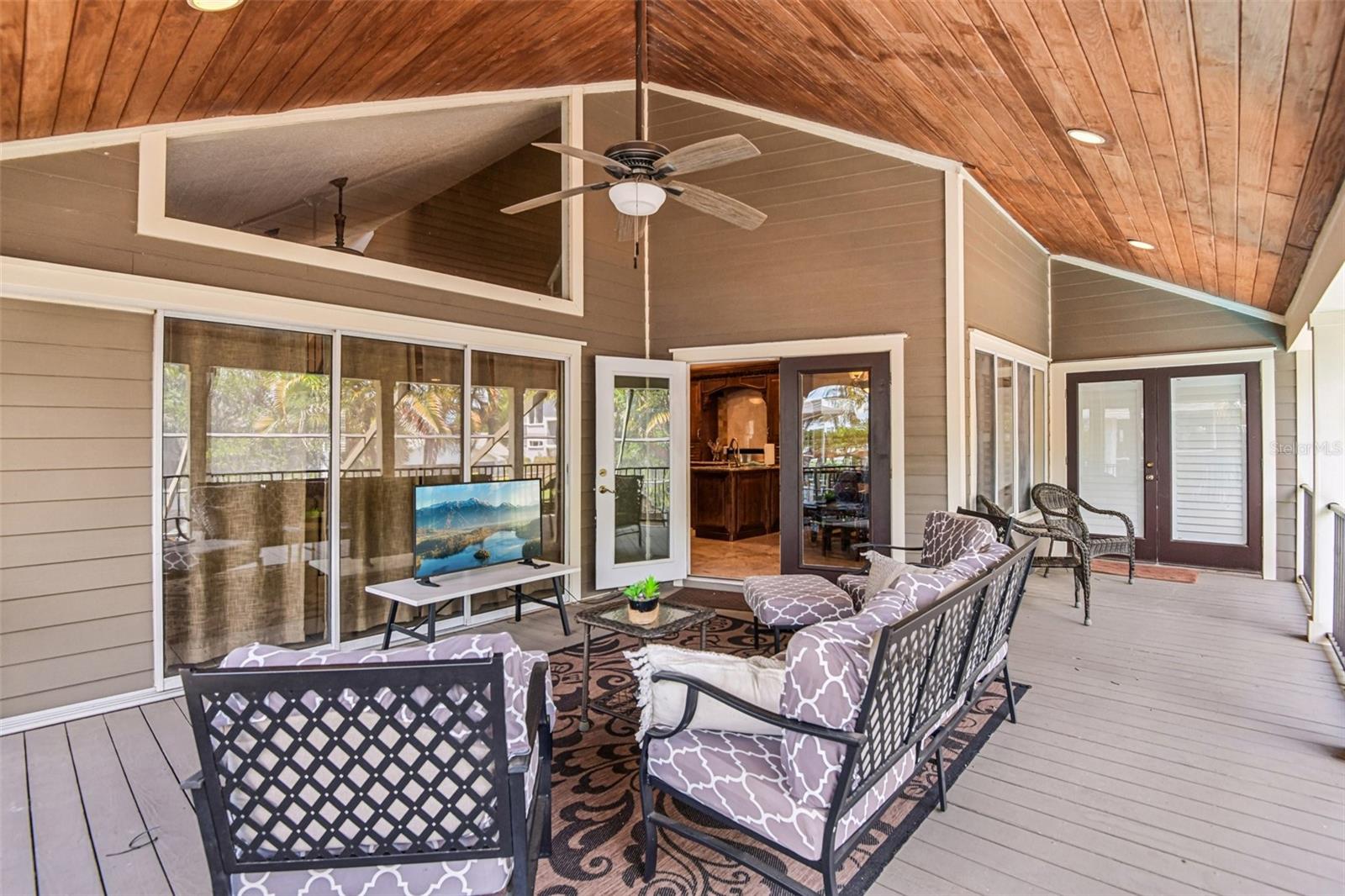 3157 N CANAL DR — photo 32