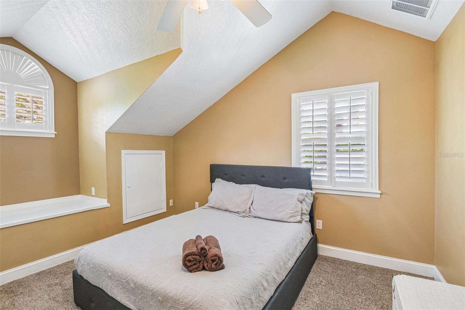 3157 N CANAL DR — photo 50