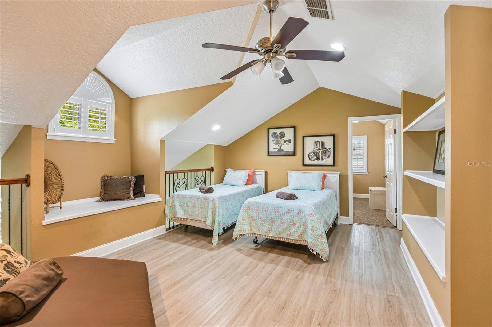 3157 N CANAL DR — photo 54