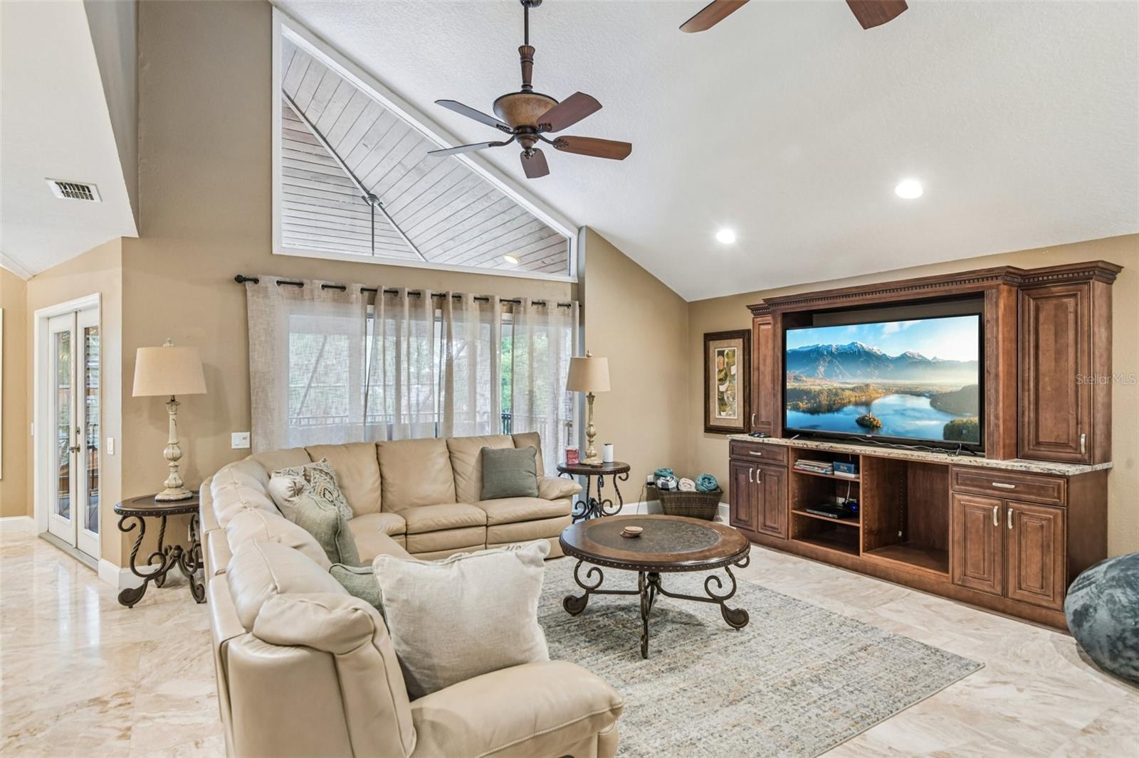 3157 N CANAL DR — photo 8
