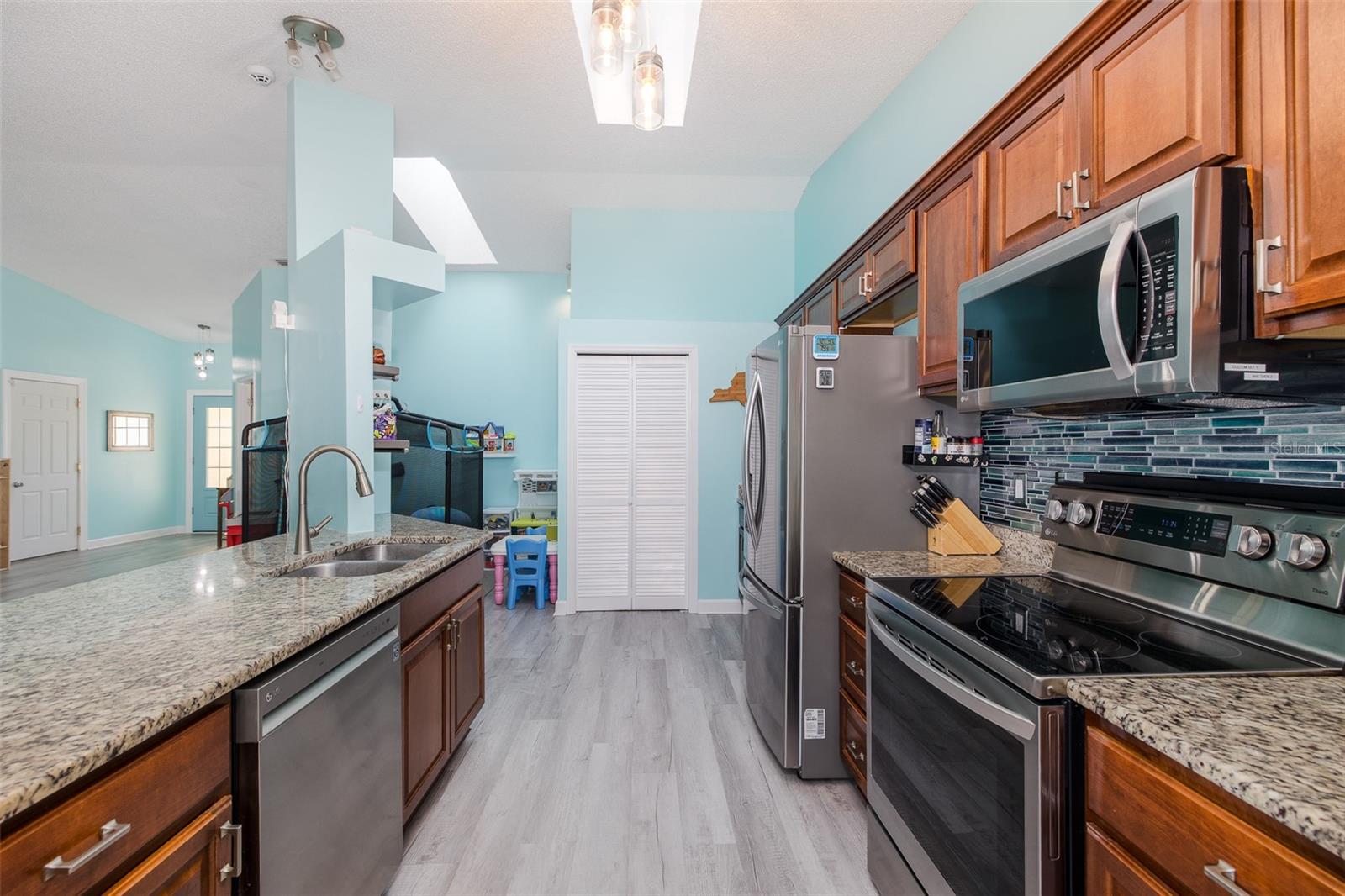10305 COPPERWOOD DR — photo 7