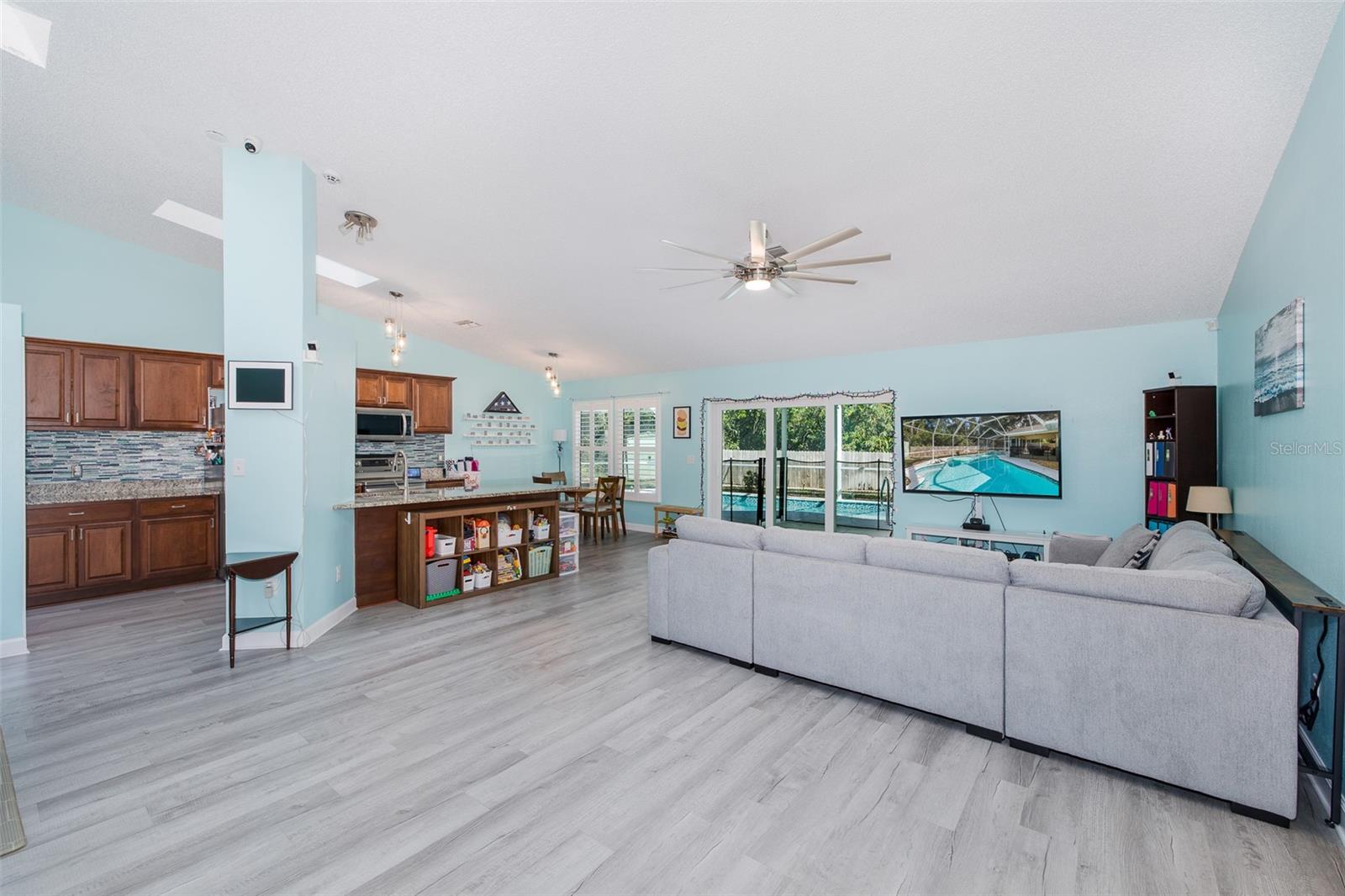 10305 COPPERWOOD DR — photo 12