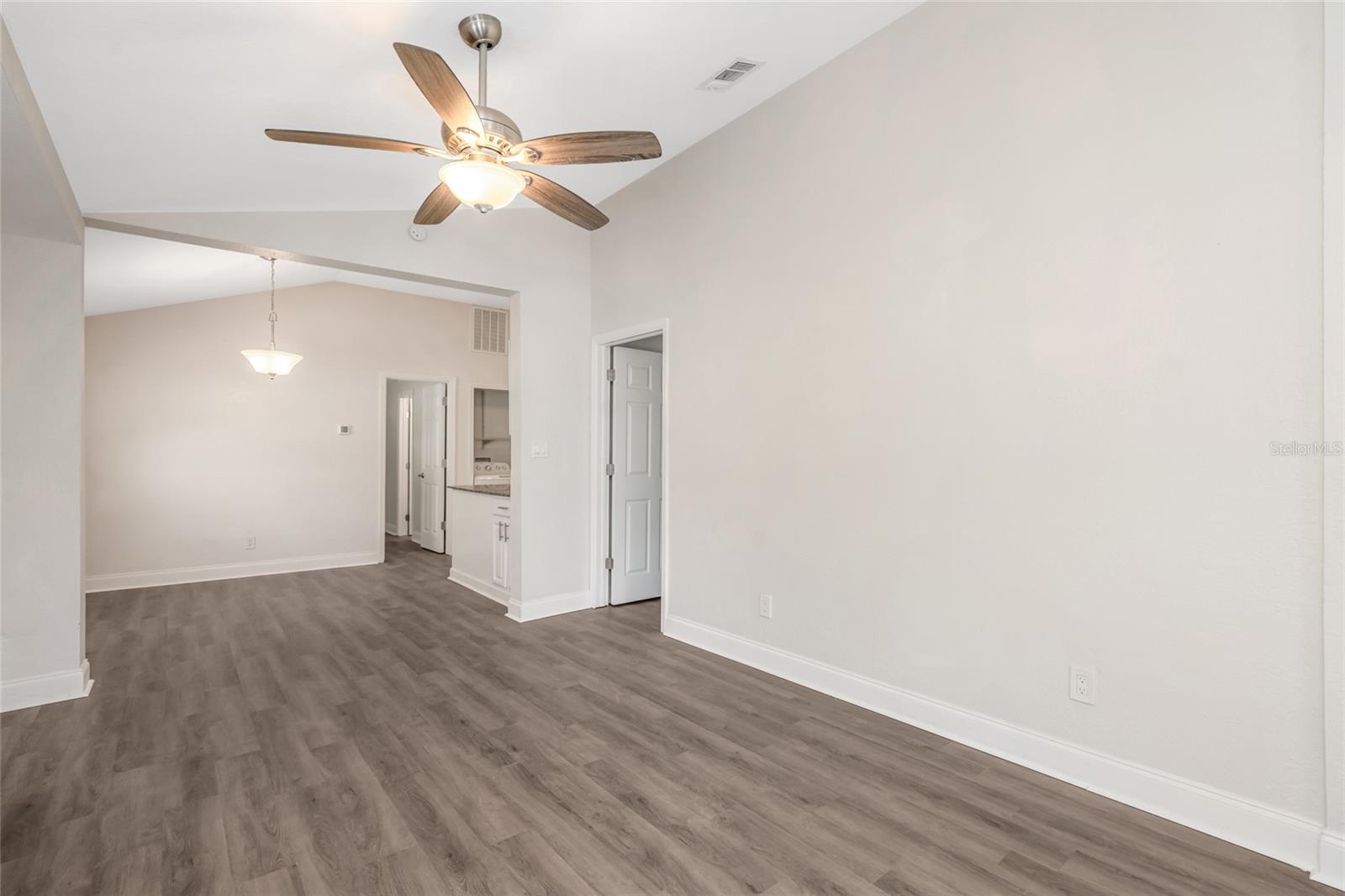 1703 E NEW ORLEANS AVE — photo 6