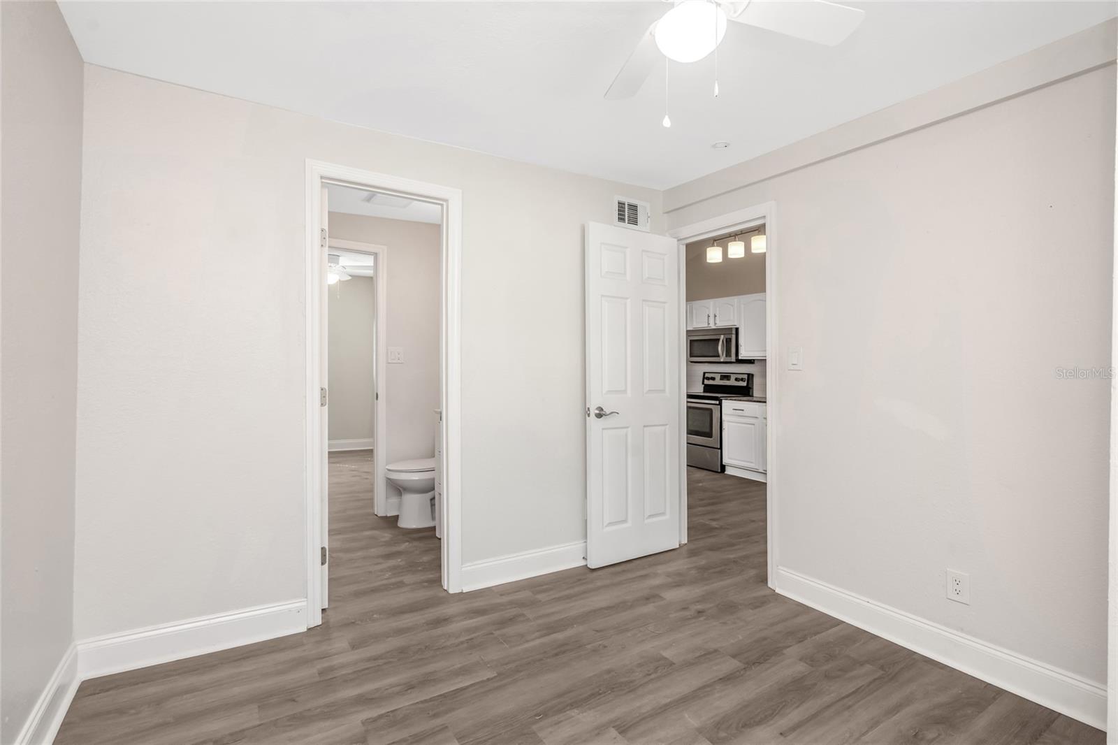 1703 E NEW ORLEANS AVE — photo 26