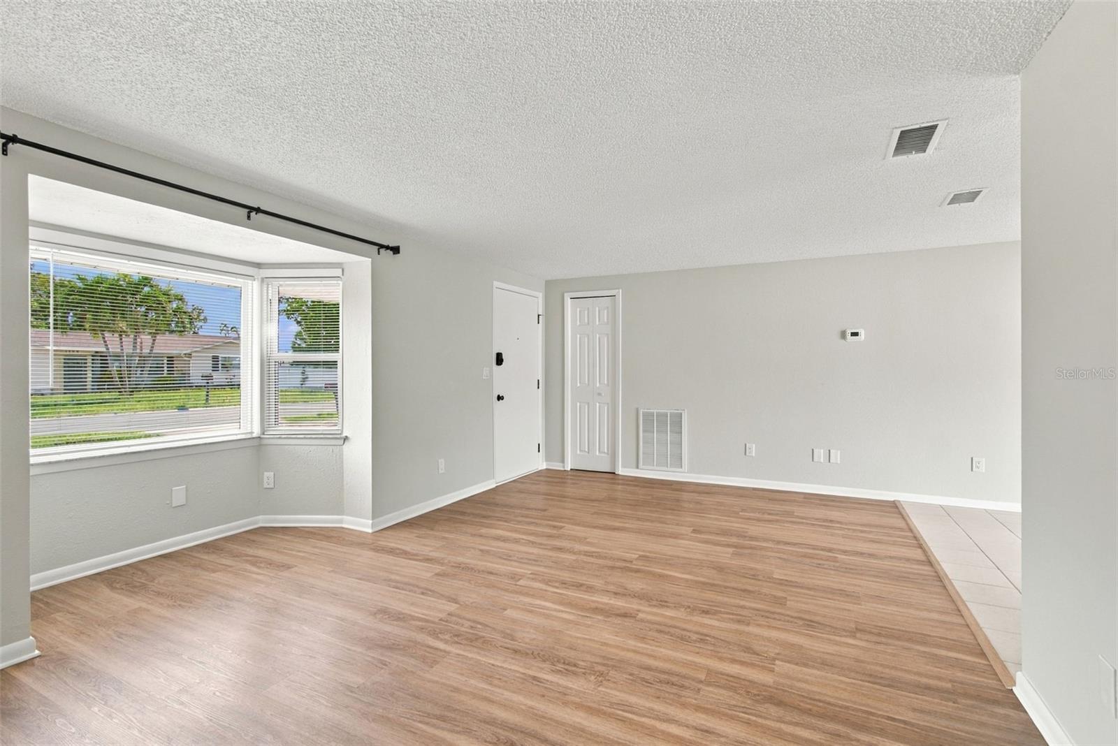 1232 18TH AVE SW — photo 4