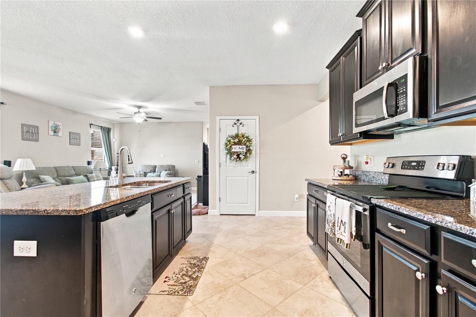 4195 SHREWBURY PL — photo 17