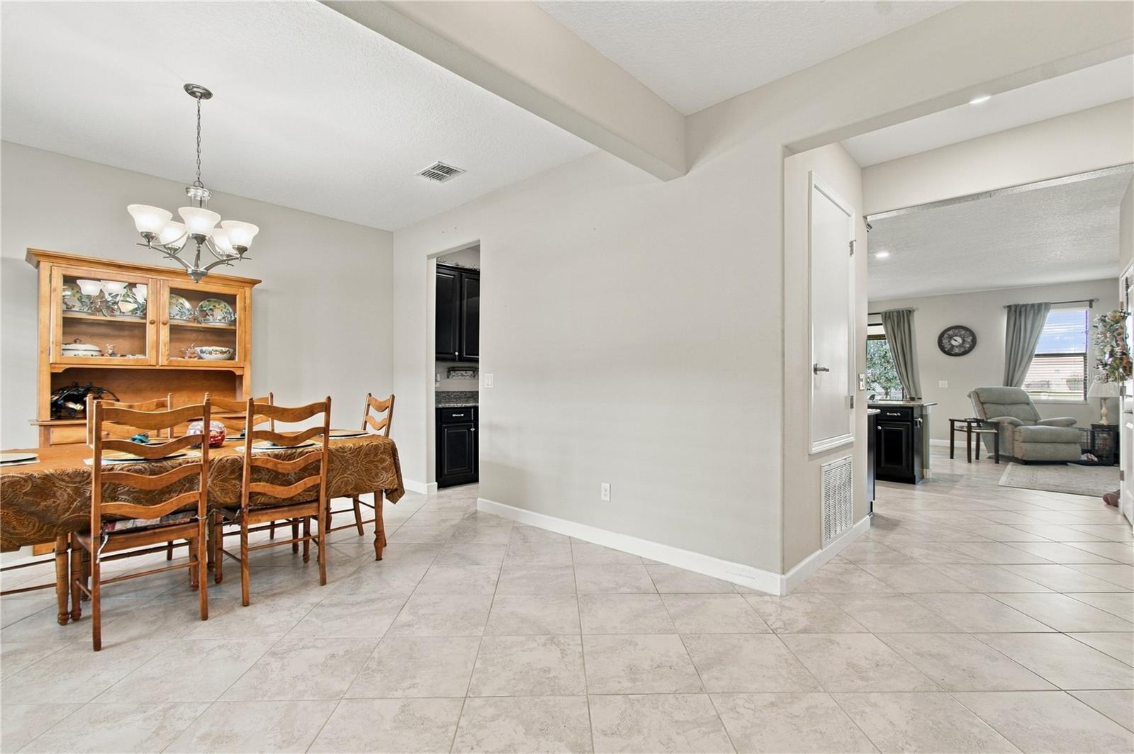 4195 SHREWBURY PL — photo 8