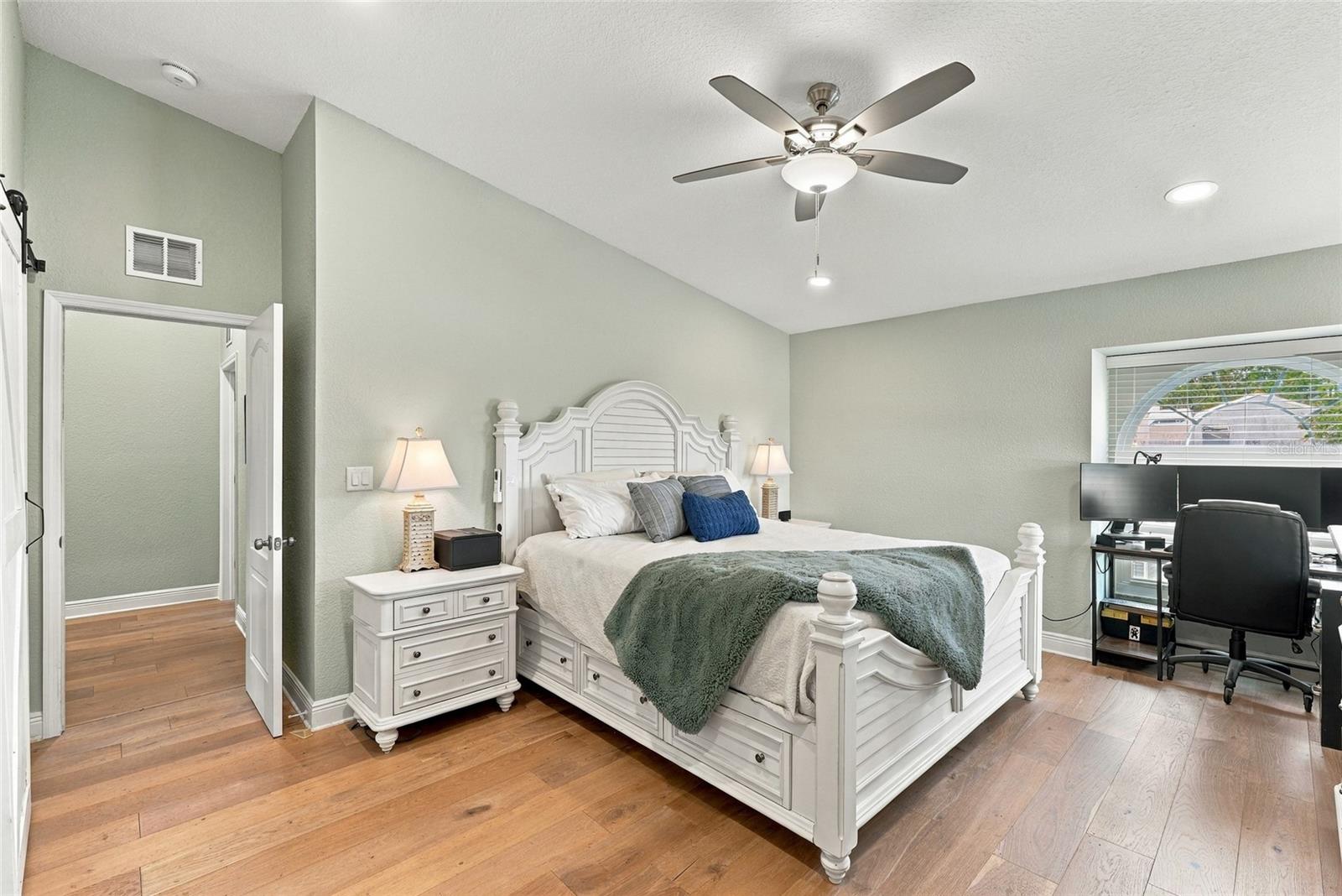 629 SEGOVIA CT NE #405 — photo 24