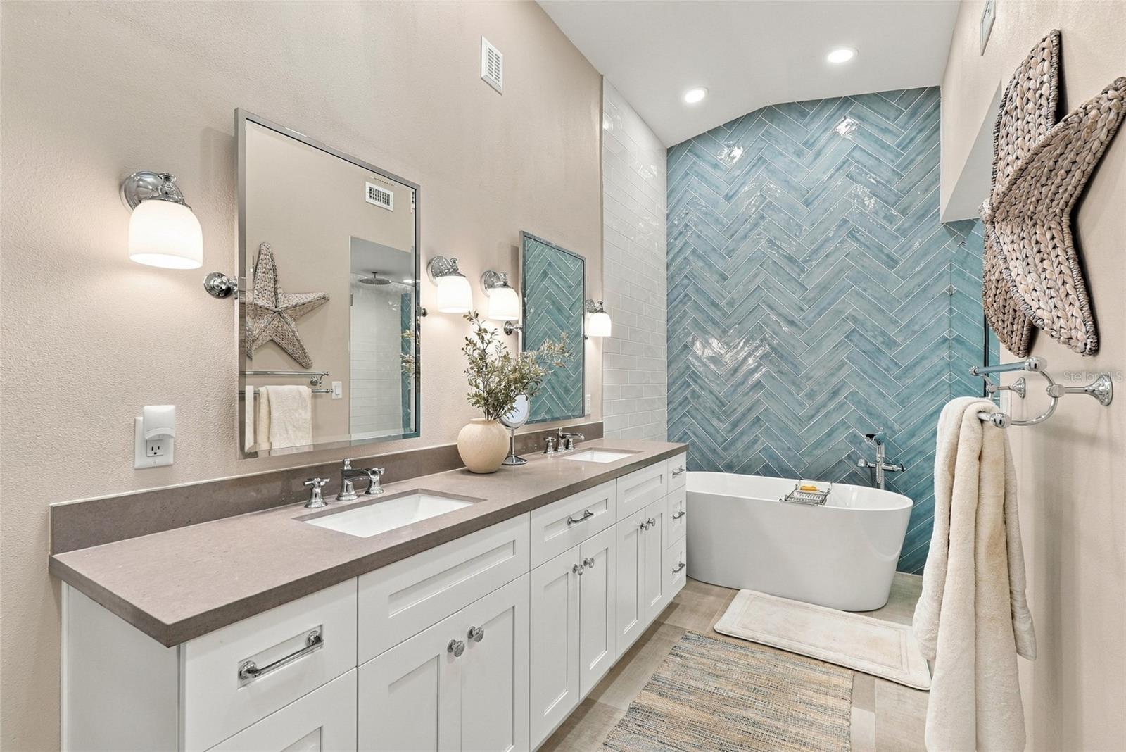 629 SEGOVIA CT NE #405 — photo 25