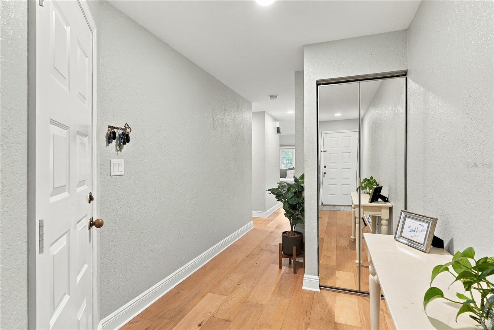 629 SEGOVIA CT NE #405 — photo 4