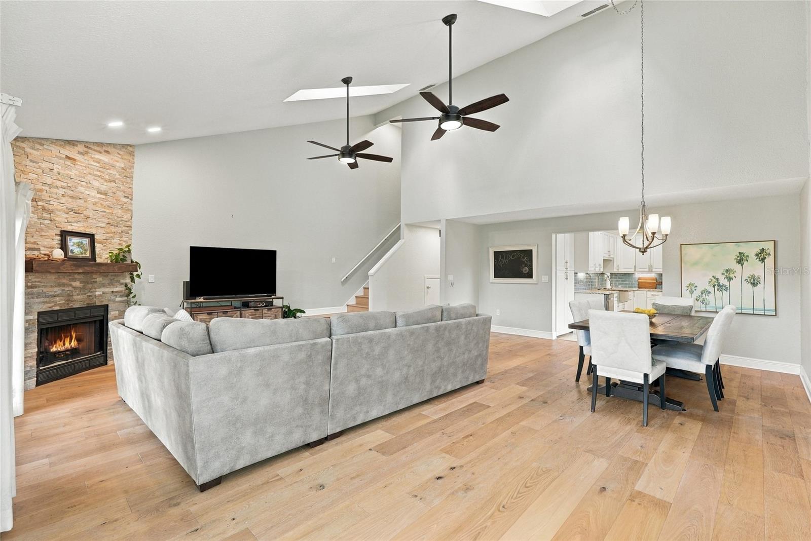 629 SEGOVIA CT NE #405 — photo 17