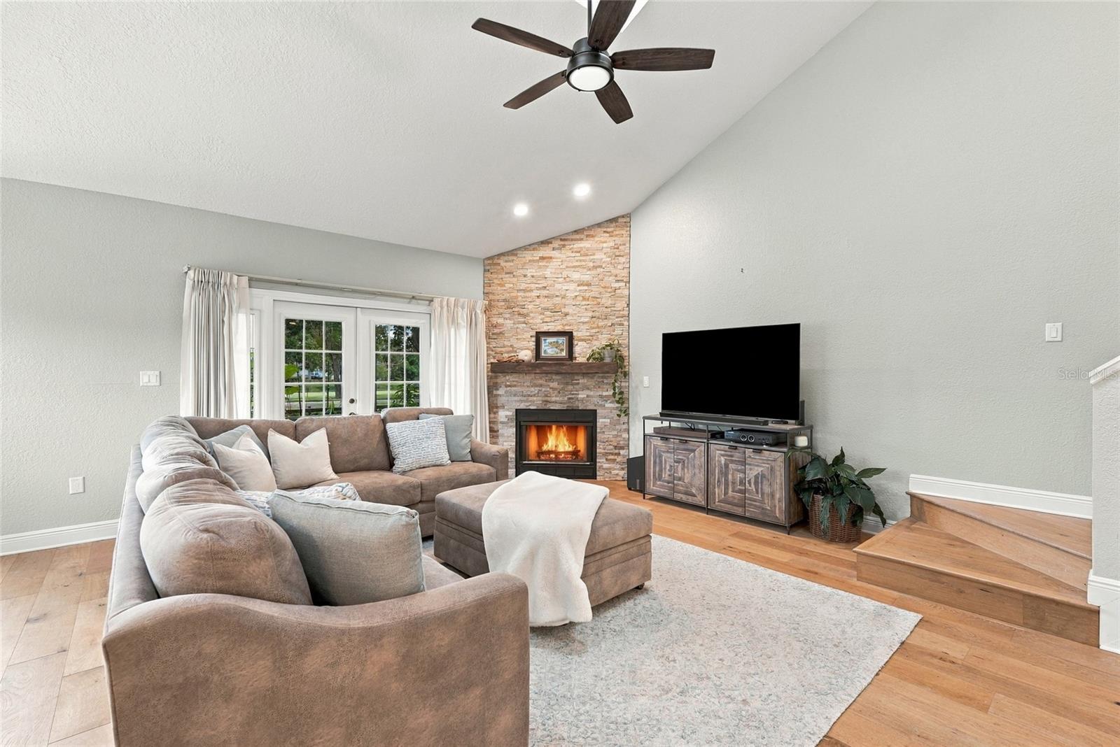 629 SEGOVIA CT NE #405 — photo 9