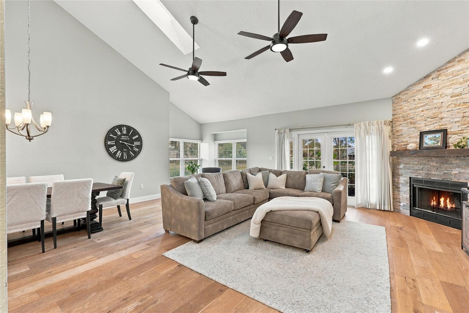 629 SEGOVIA CT NE #405 — photo 10