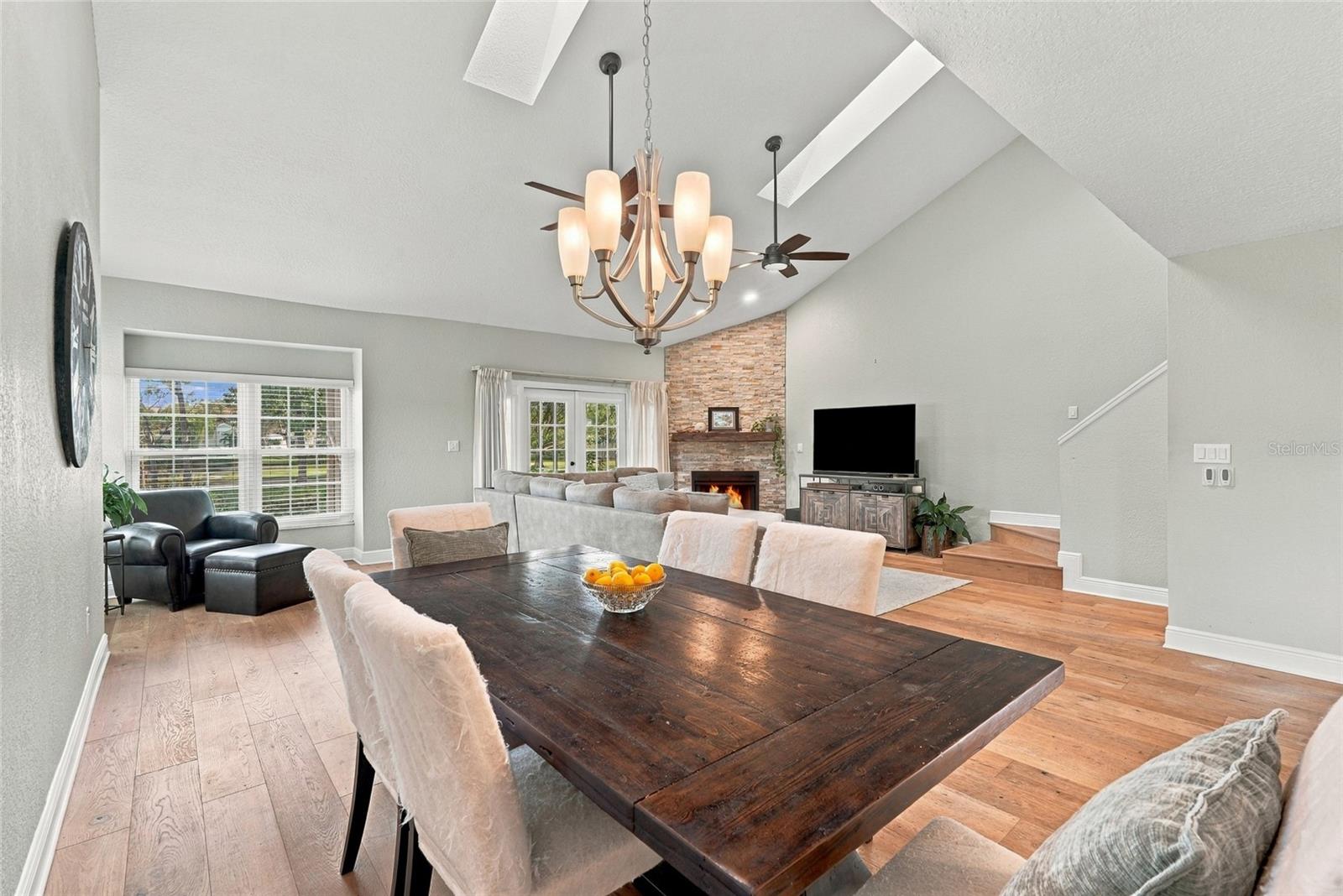 629 SEGOVIA CT NE #405 — photo 15