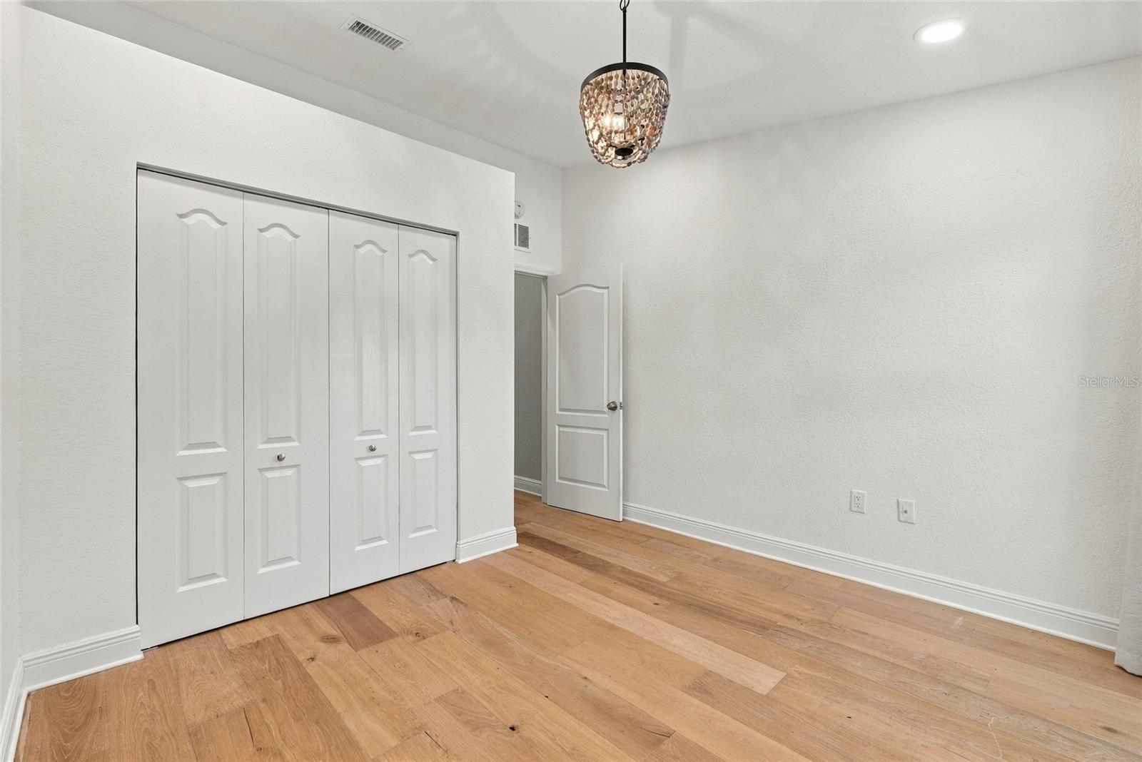 629 SEGOVIA CT NE #405 — photo 32