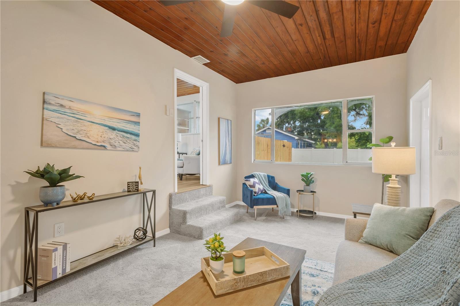 702 E BROAD ST — photo 6