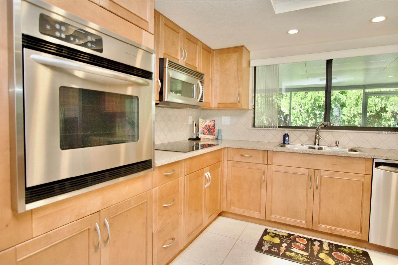 4663 SWALLOWTAIL DR — photo 10