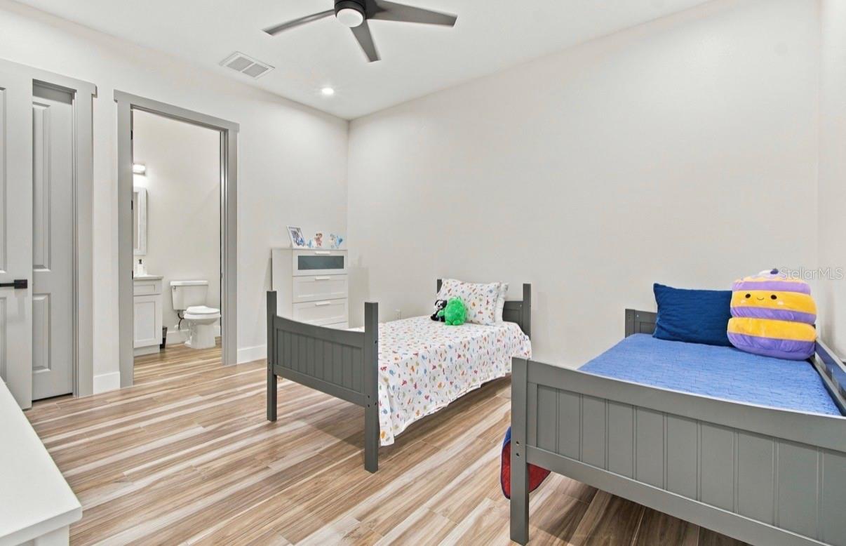13204 LAKE MAGDALENE BLVD — photo 44