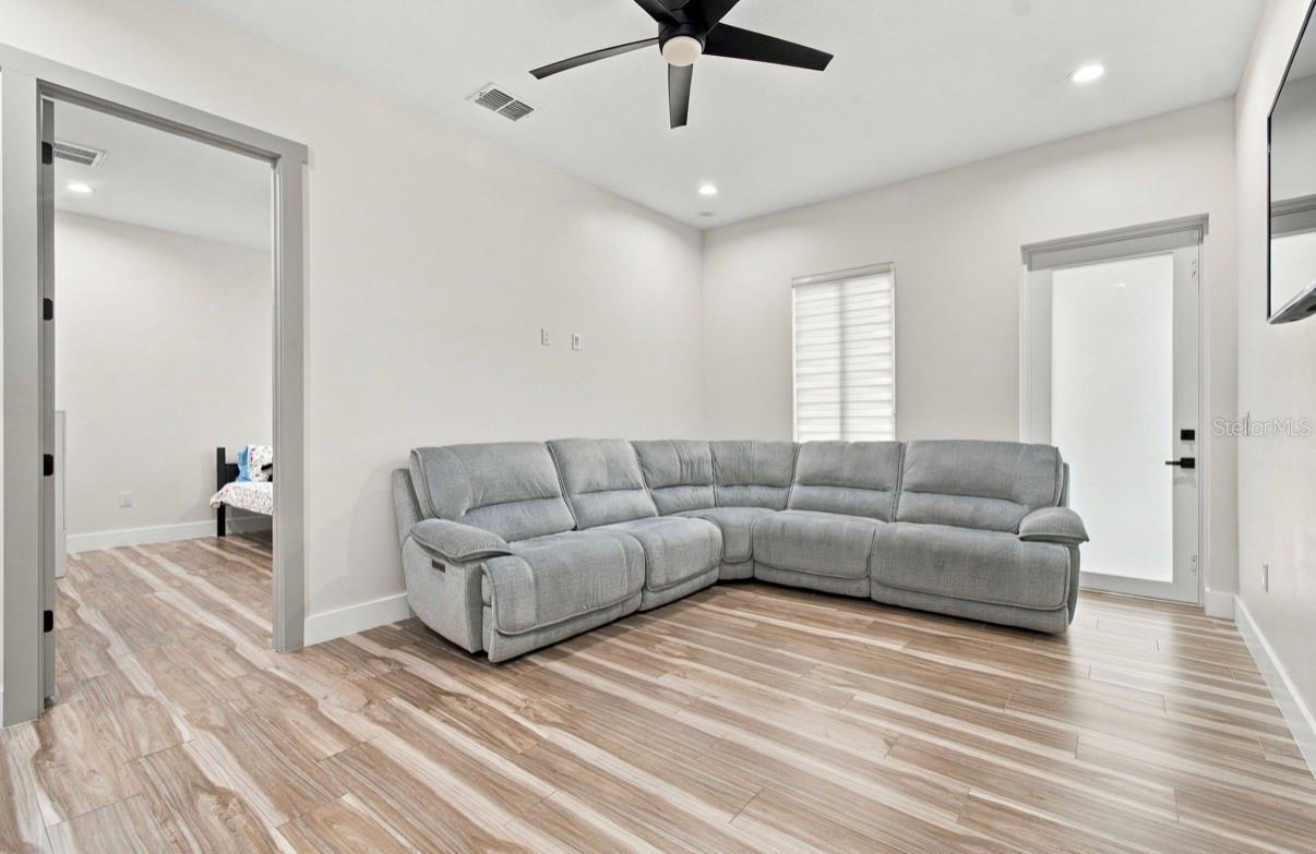 13204 LAKE MAGDALENE BLVD — photo 40