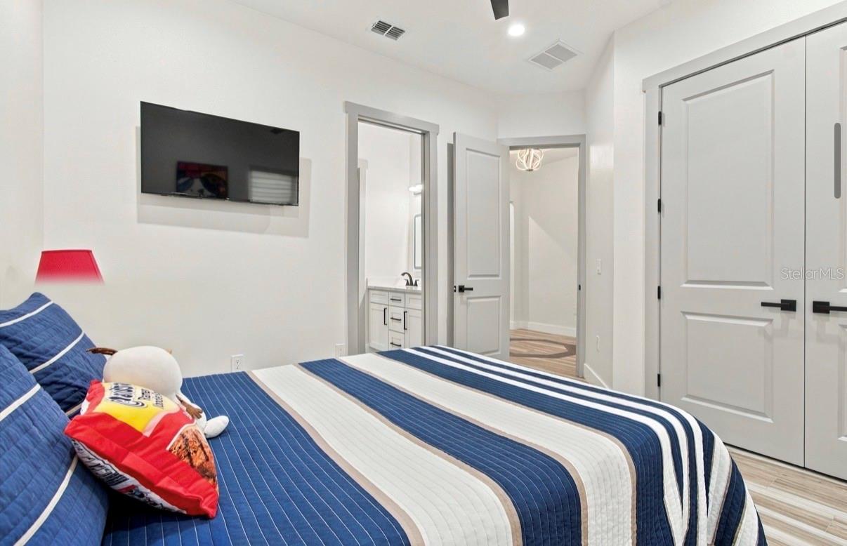 13204 LAKE MAGDALENE BLVD — photo 29