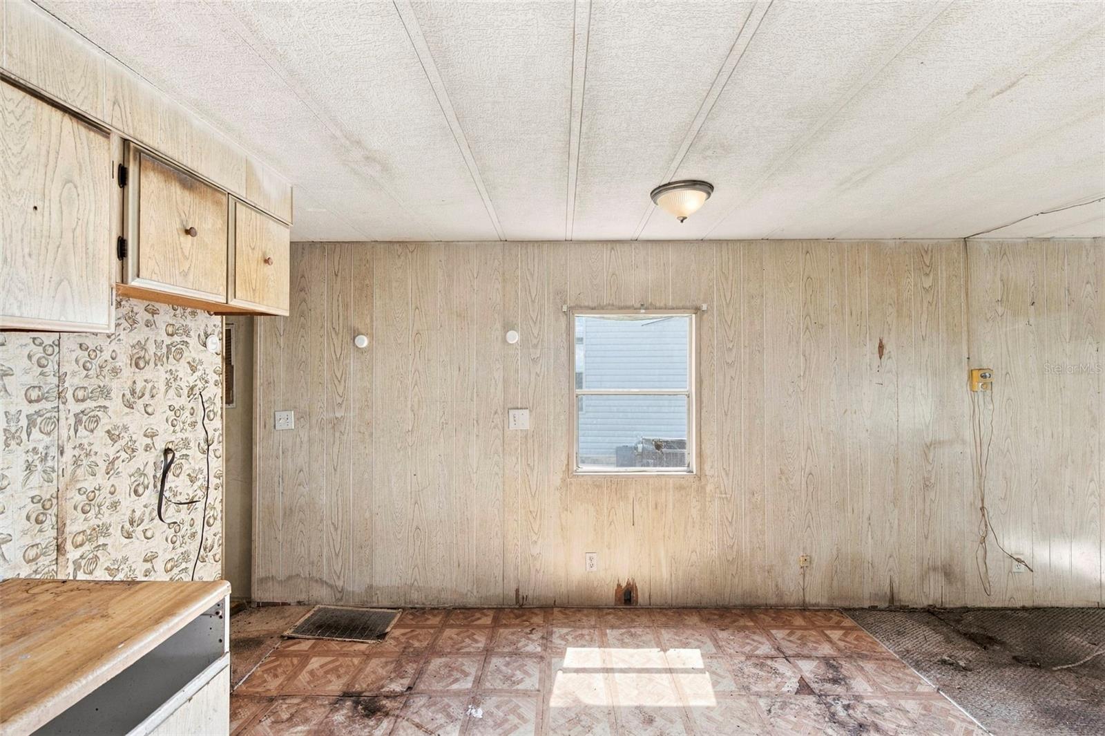 6322 NEW YORK ST — photo 12