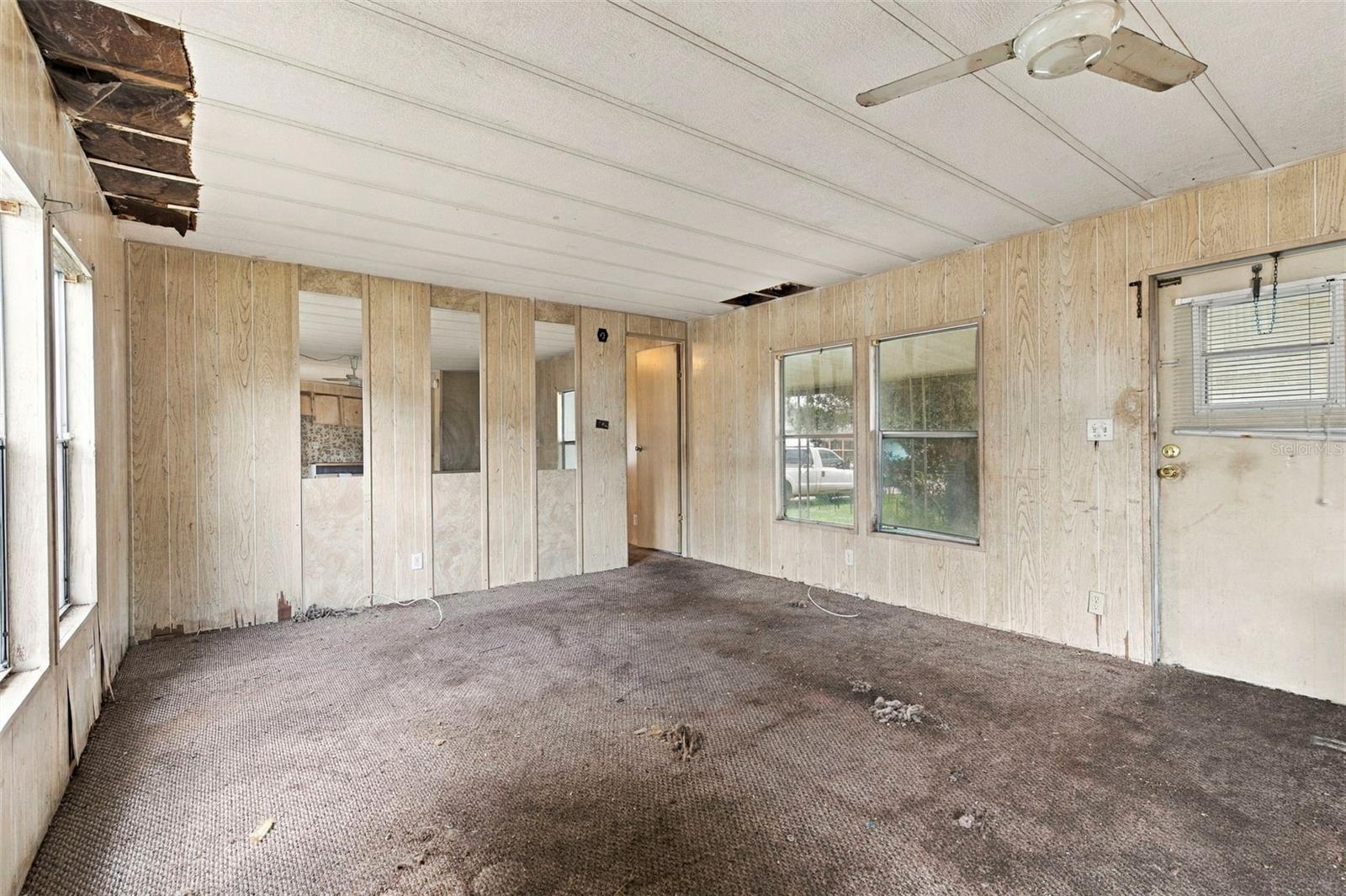 6322 NEW YORK ST — photo 4