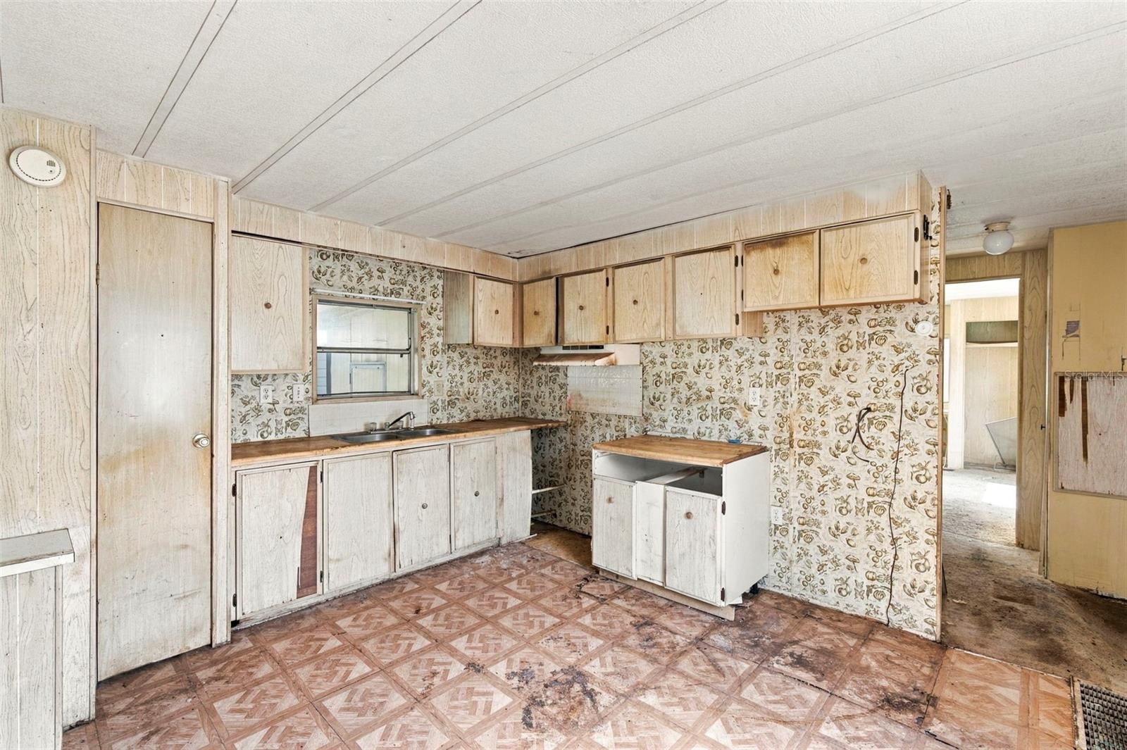 6322 NEW YORK ST — photo 9