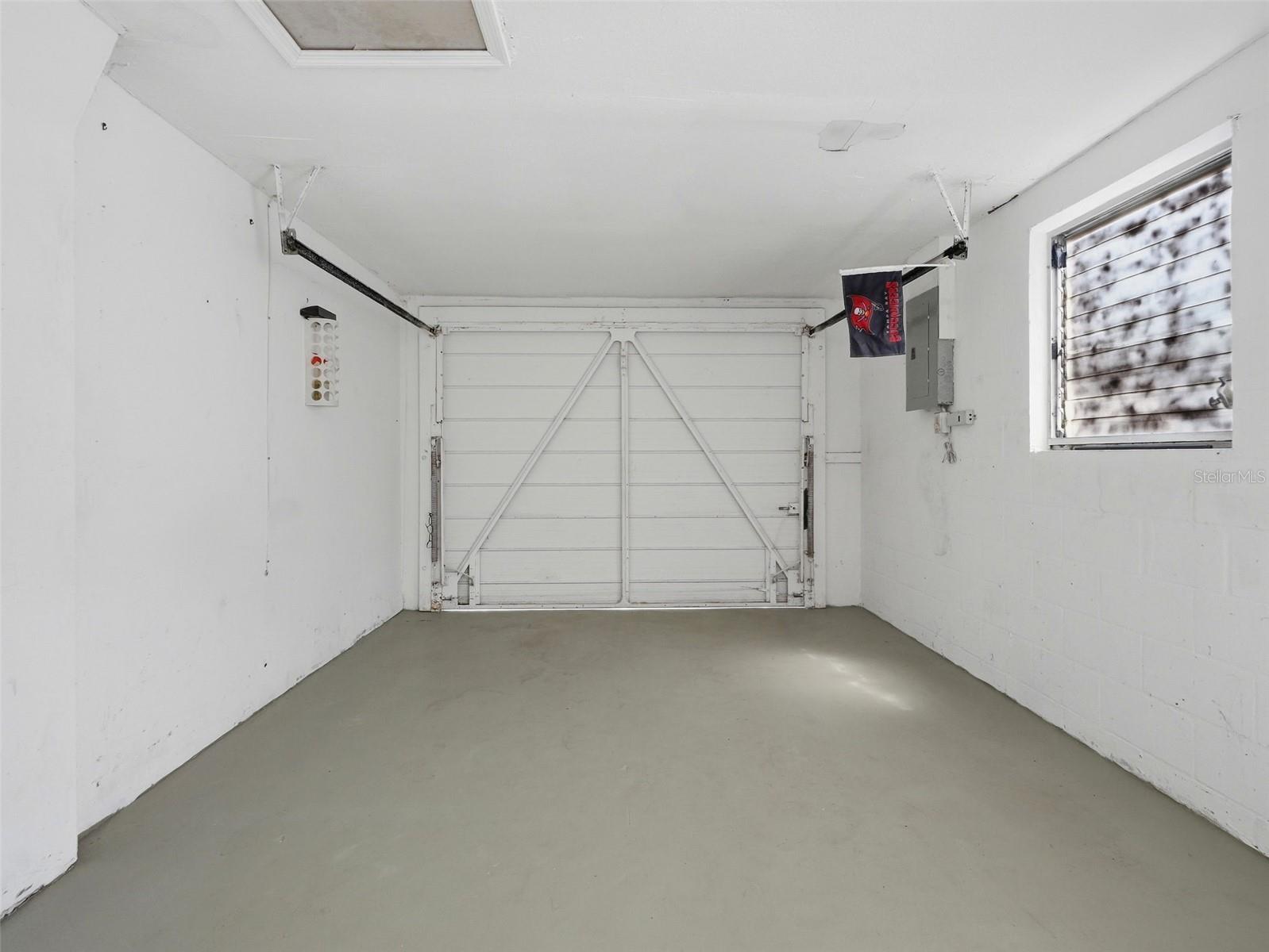 7908 BUTLER AVE — photo 25