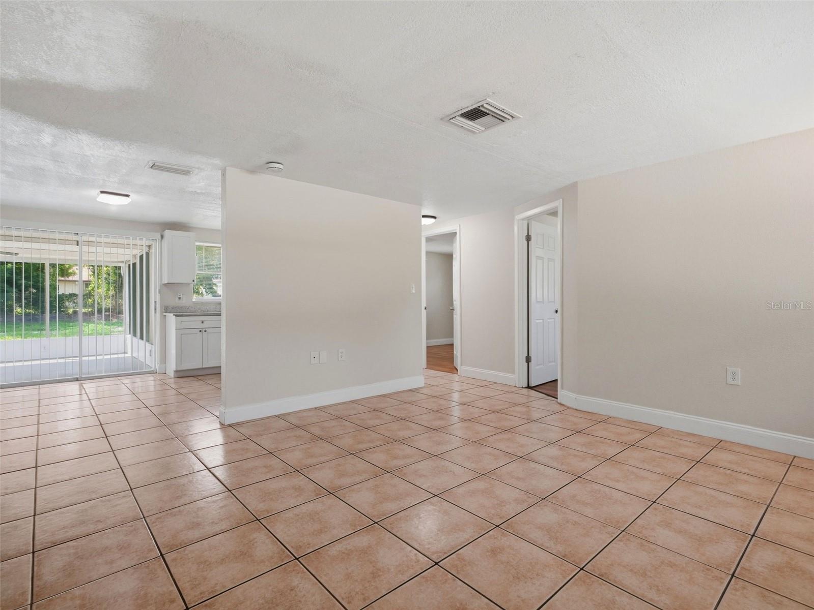 7908 BUTLER AVE — photo 3