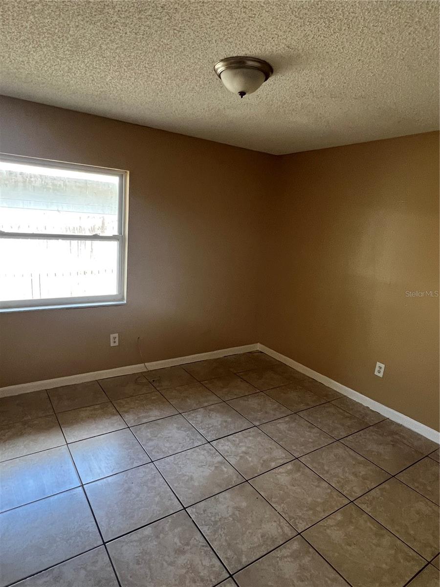 8513 N 15TH ST #B — photo 11