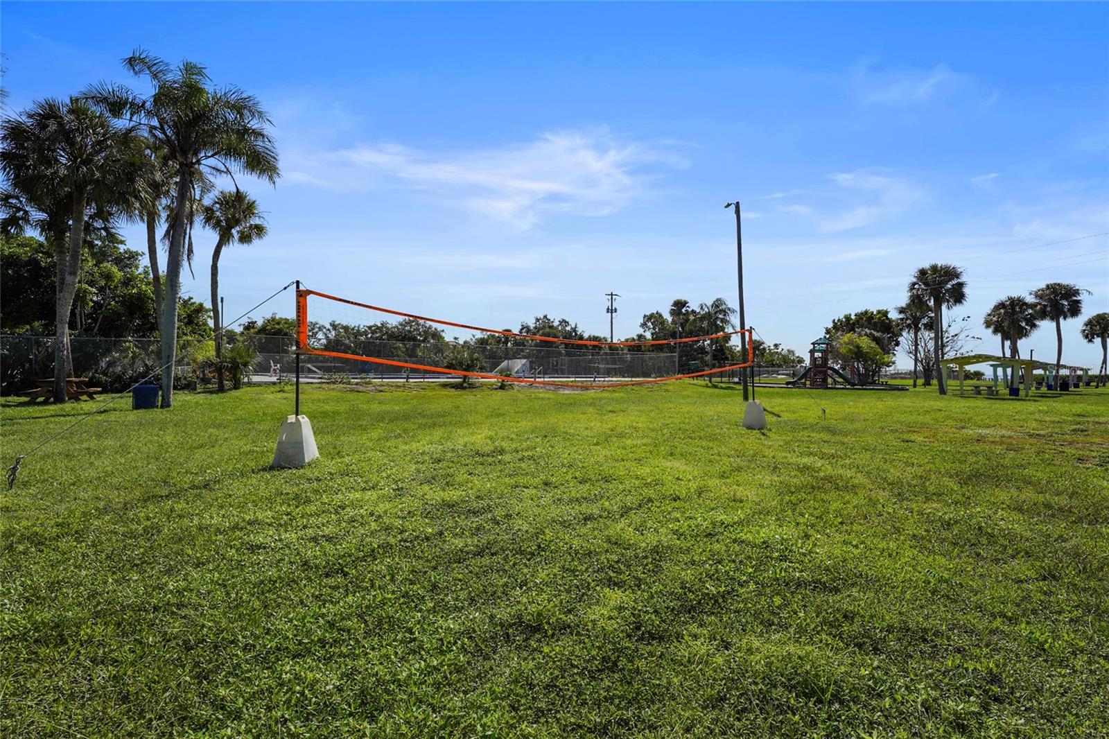 2815 BAY DR — photo 32