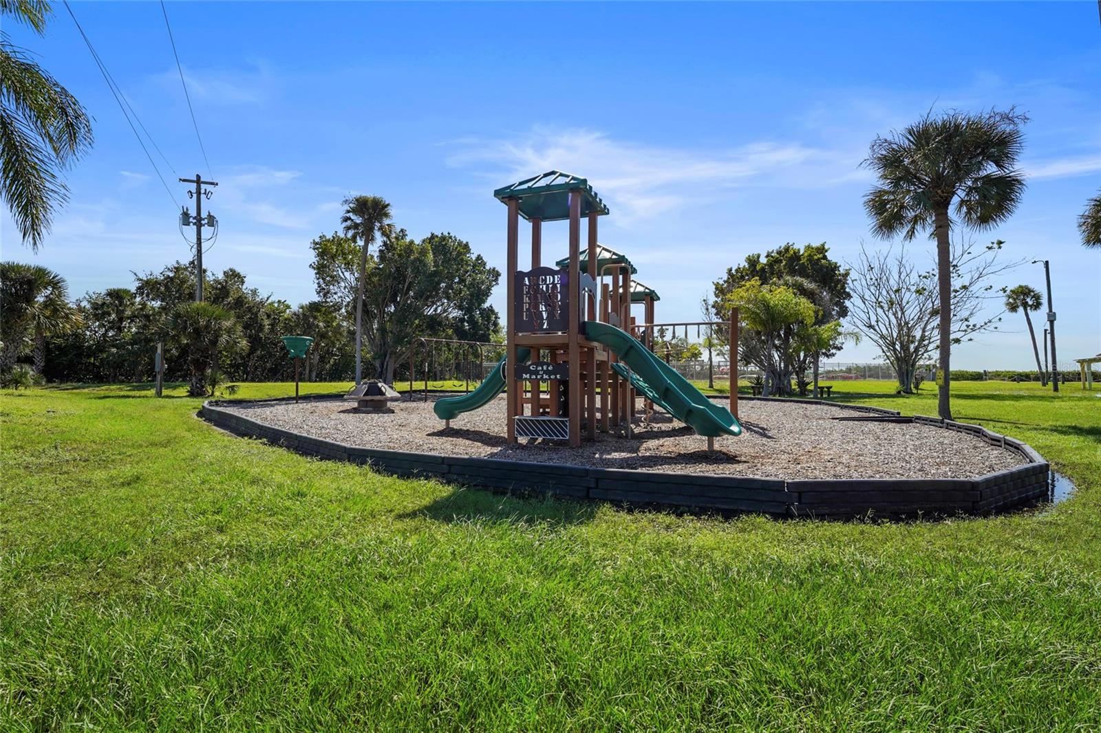 2815 BAY DR — photo 30