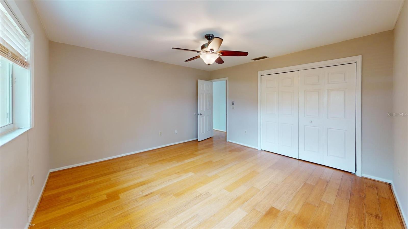 147 HOURGLASS DR — photo 14