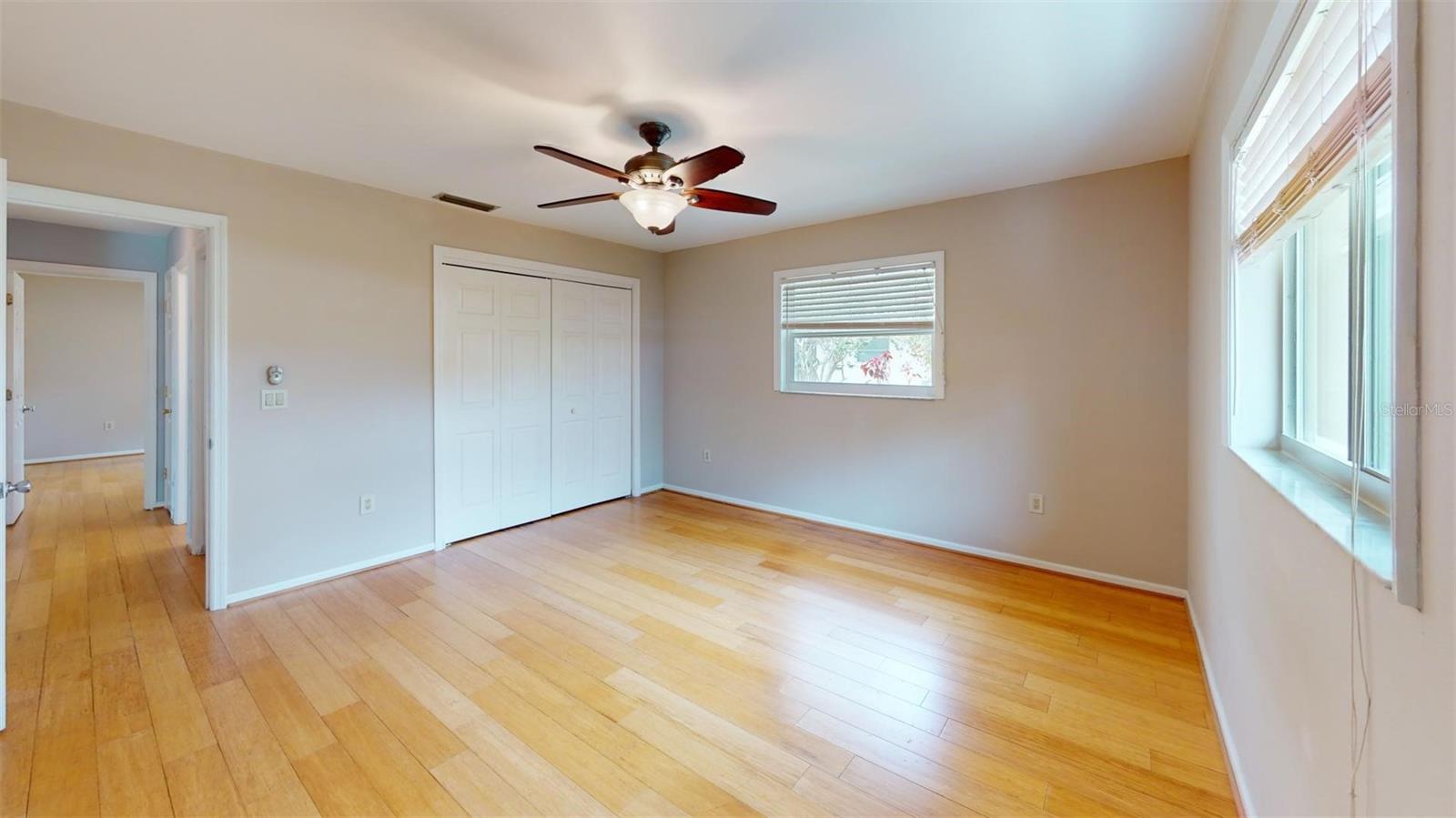 147 HOURGLASS DR — photo 13