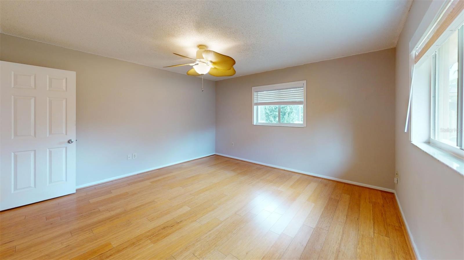 147 HOURGLASS DR — photo 12