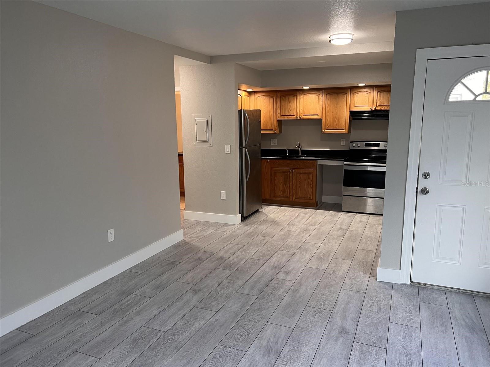 1092 COCOANUT AVE #5 — photo 5