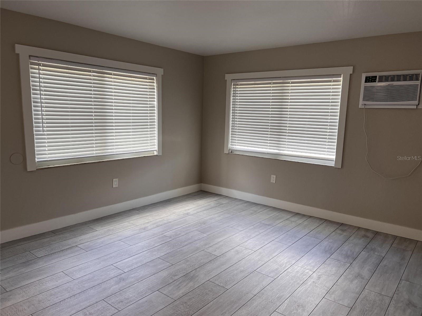 1092 COCOANUT AVE #5 — photo 3