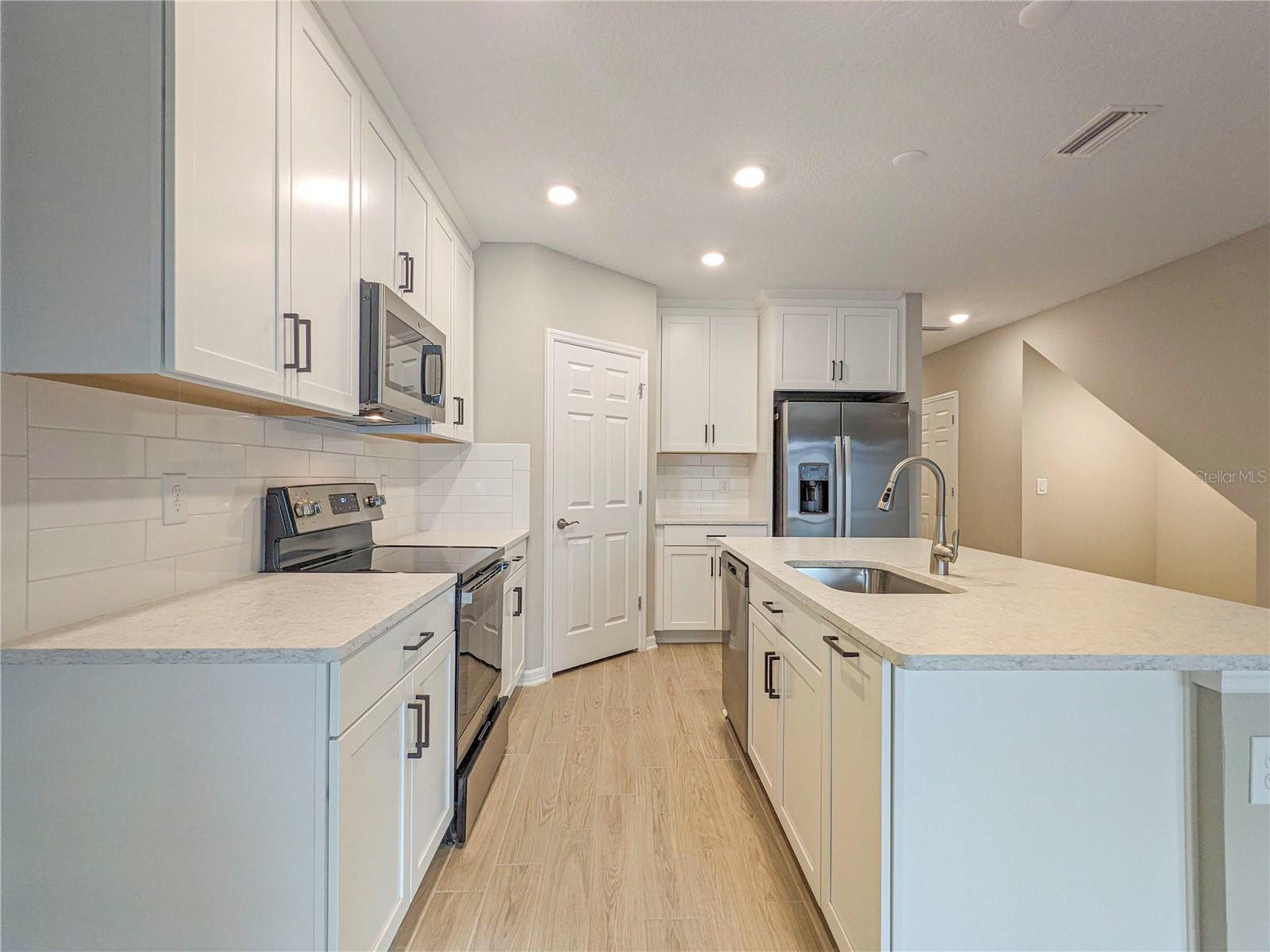 5545 TRIPOLI DR — photo 8