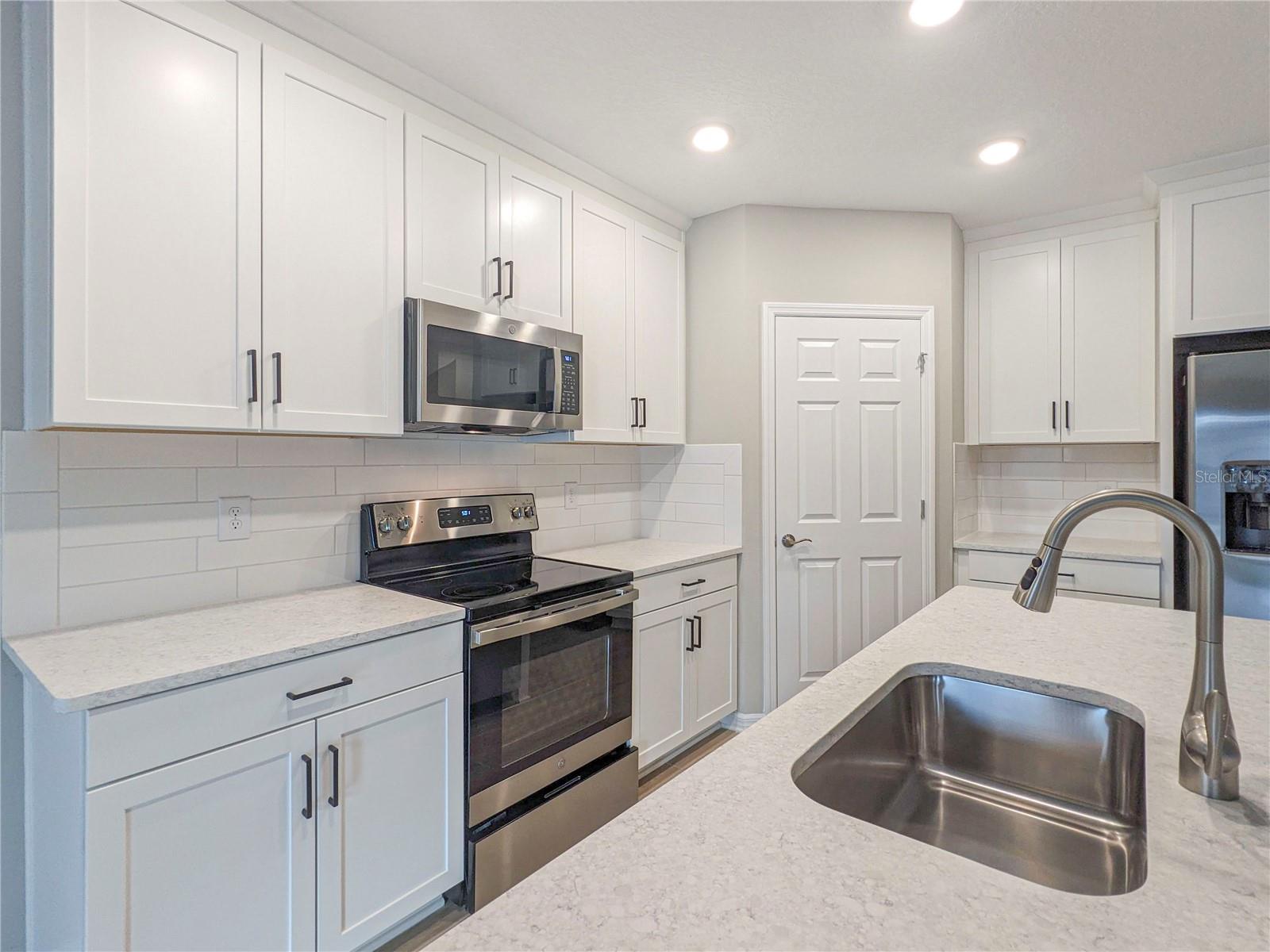 5545 TRIPOLI DR — photo 9