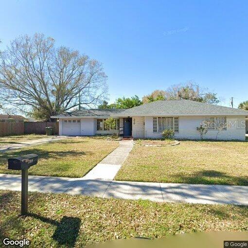 218 CRESCENT CT E — photo 3