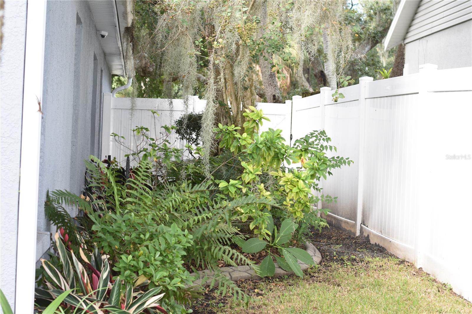 4605 OAK RIVER CIR — photo 48